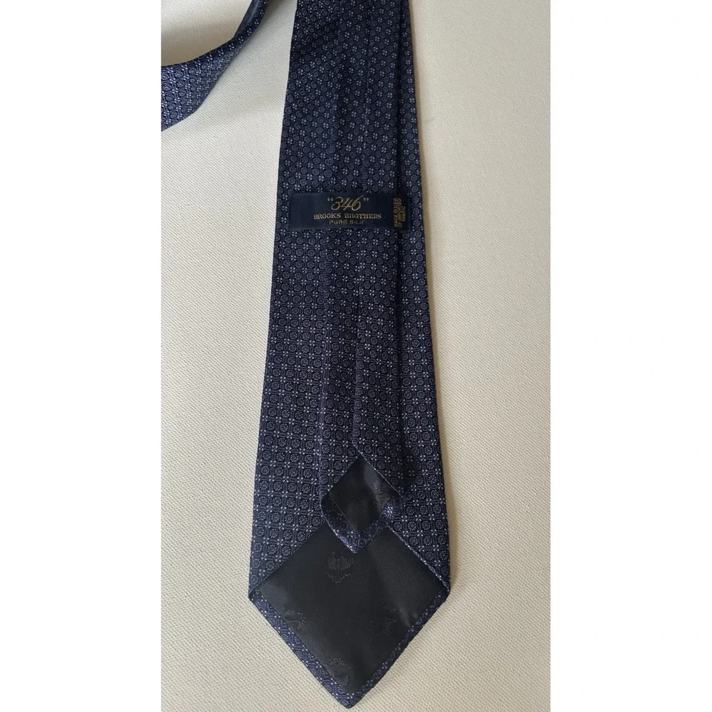 Brooks Brothers 346 100% Silk Tie Made USA Blue Small Print Design Old Money